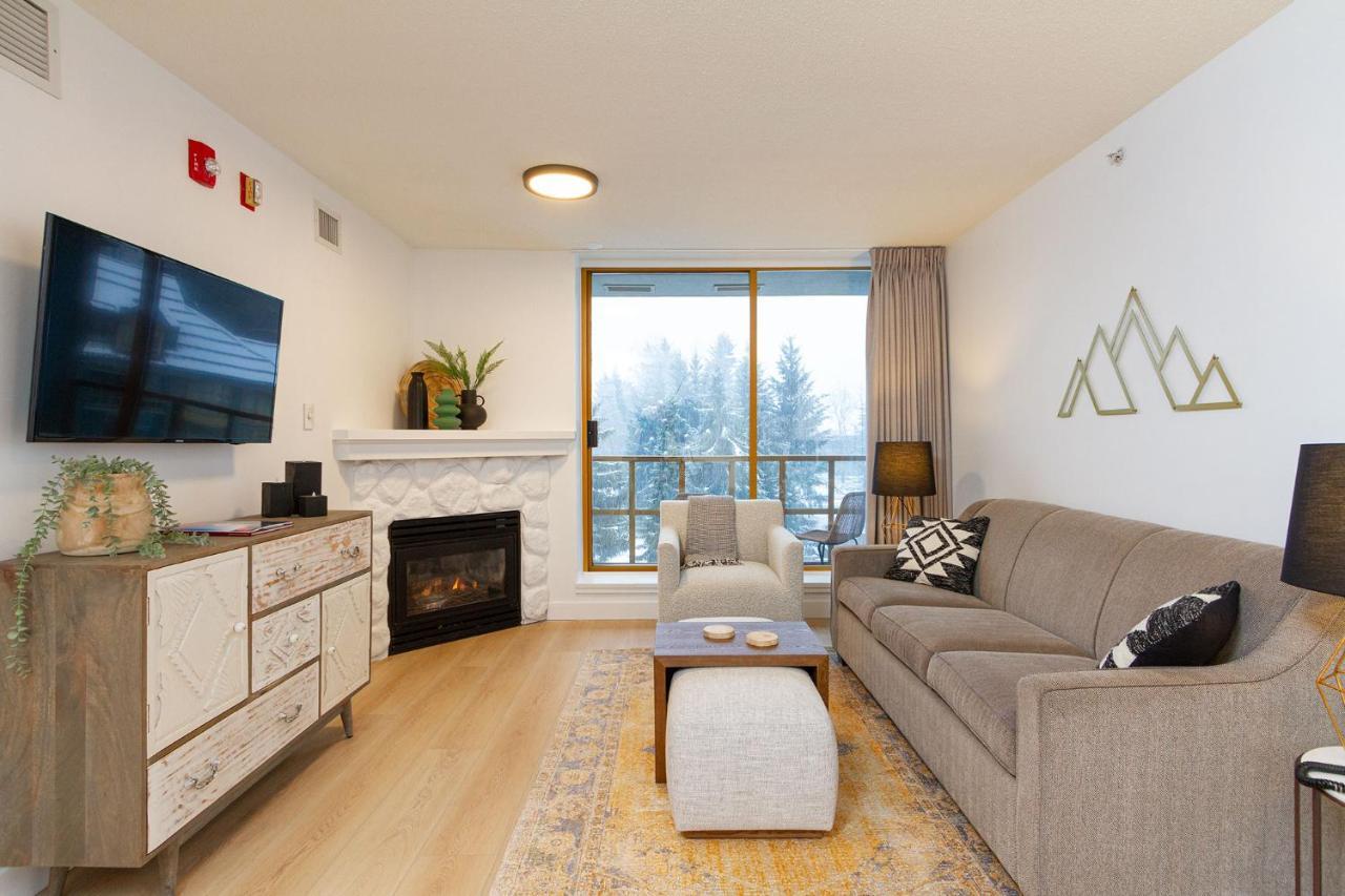 Renovated 1Bed-1Bath In Village With Pool, Hot Tub, And Sauna 惠斯勒 外观 照片