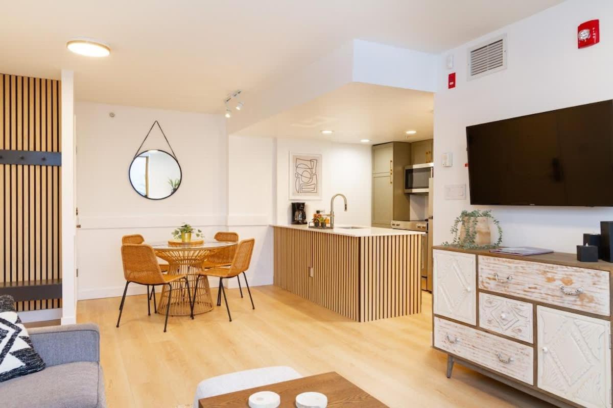 Renovated 1Bed-1Bath In Village With Pool, Hot Tub, And Sauna 惠斯勒 外观 照片