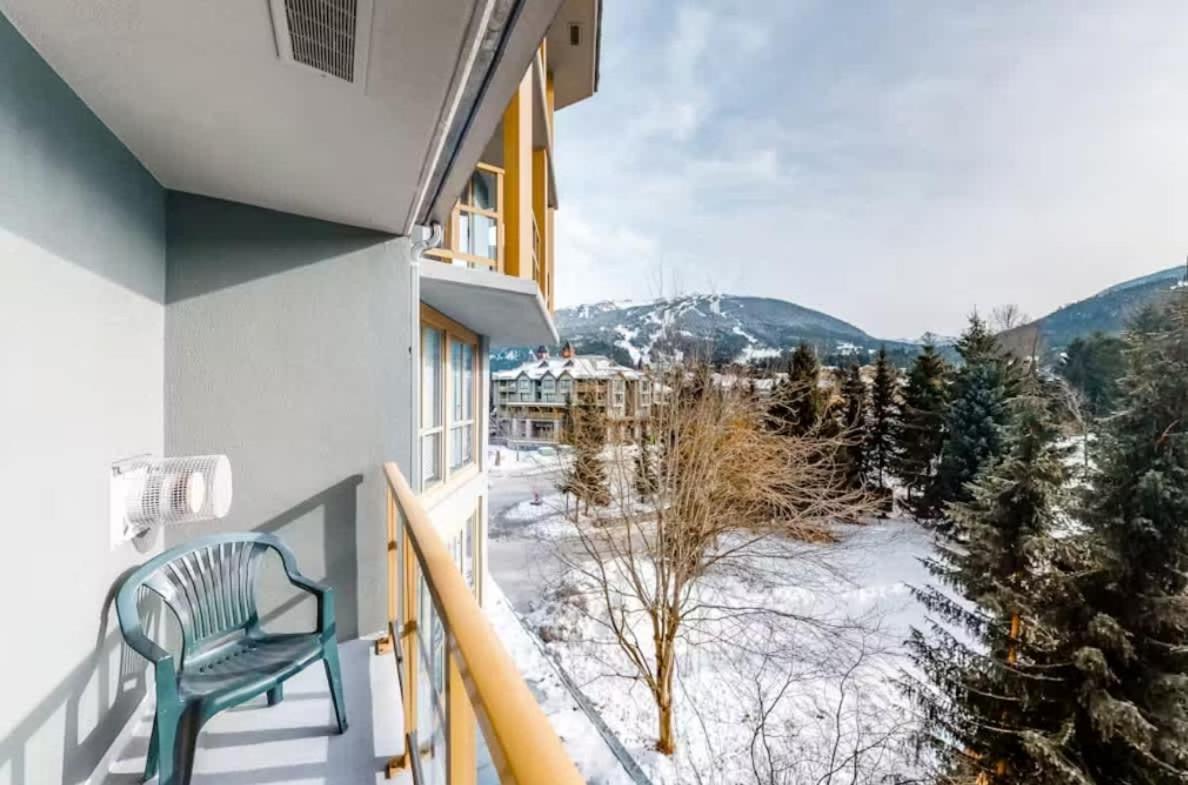 Renovated 1Bed-1Bath In Village With Pool, Hot Tub, And Sauna 惠斯勒 外观 照片